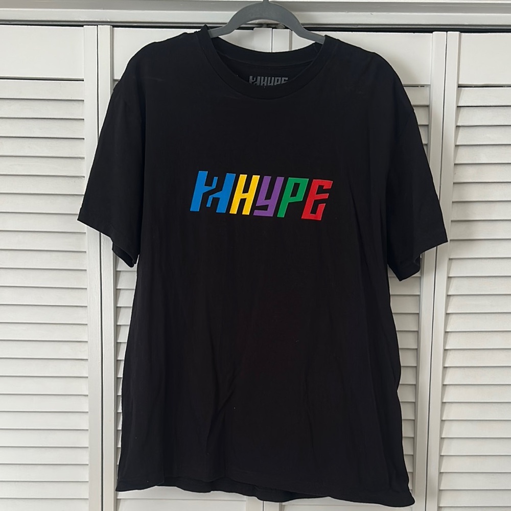 Hype Multicolor Logo Black Tee